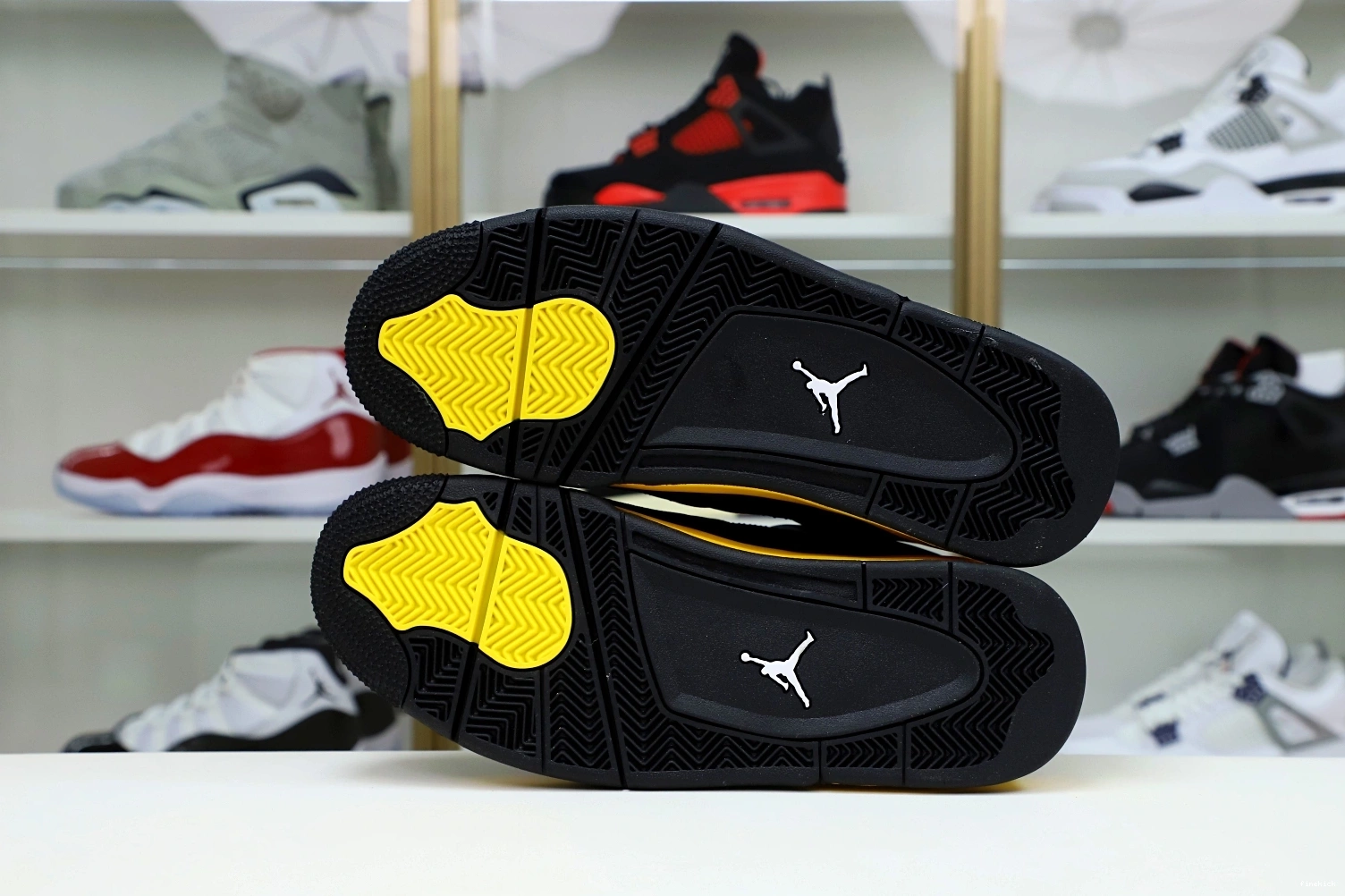 2023  Jordan Air Jordan4 thunder 0827